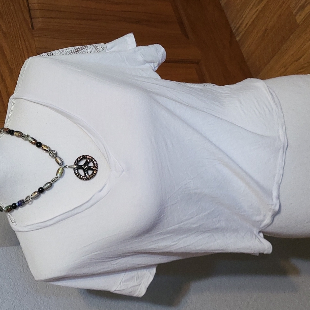 Lace back top, sz M, white